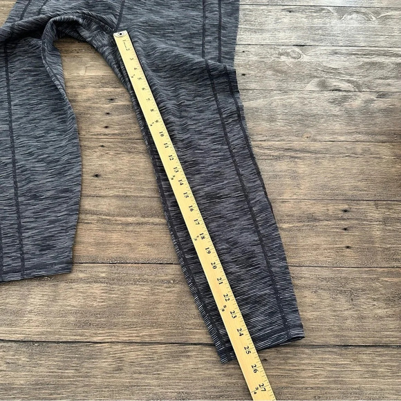 Athleta Size XL Black Power Up Space Dye Cropped Leggings Workout Tights Running - Picture 3 of 8